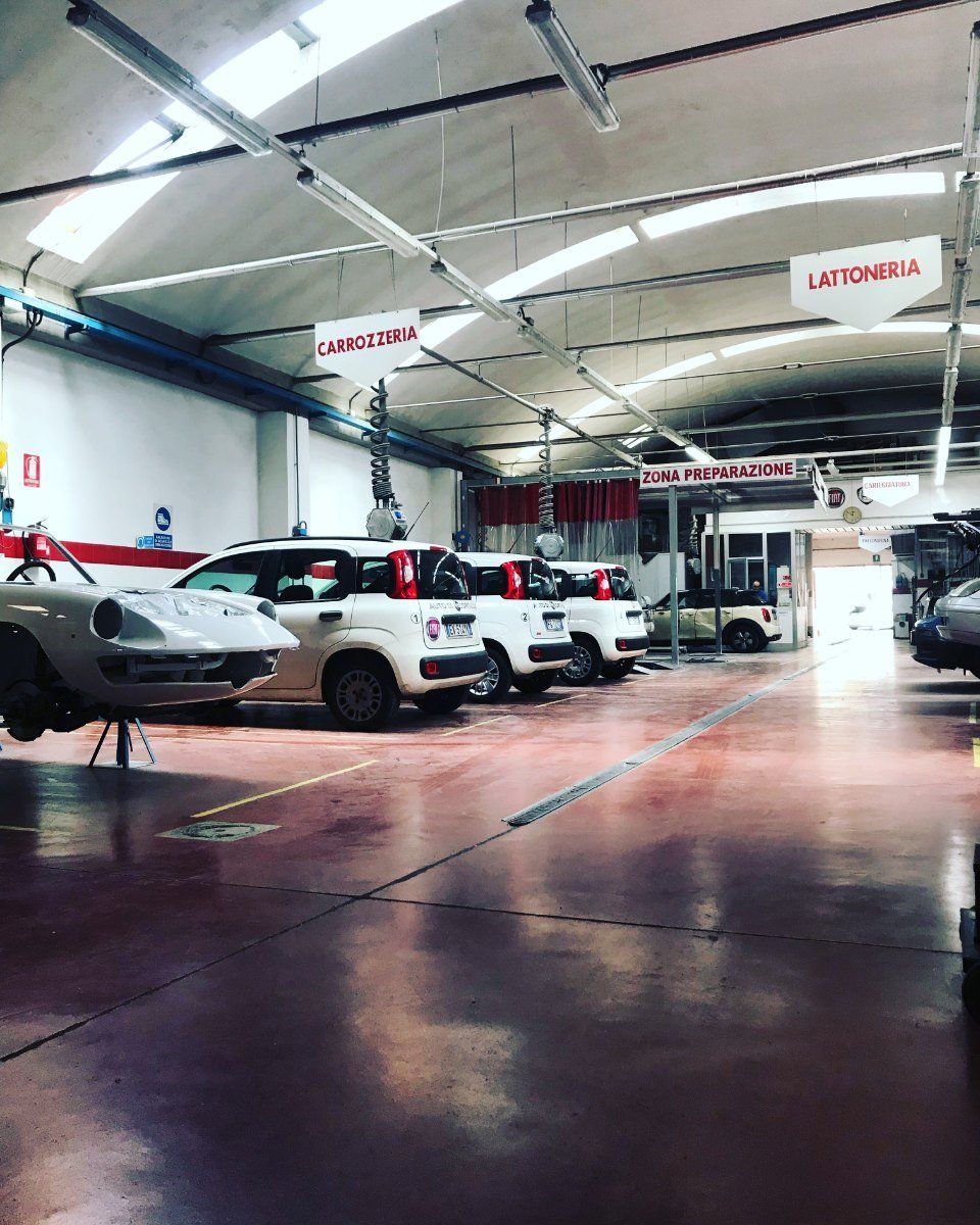 officina per la riparazione della carrozzeria di autovetture