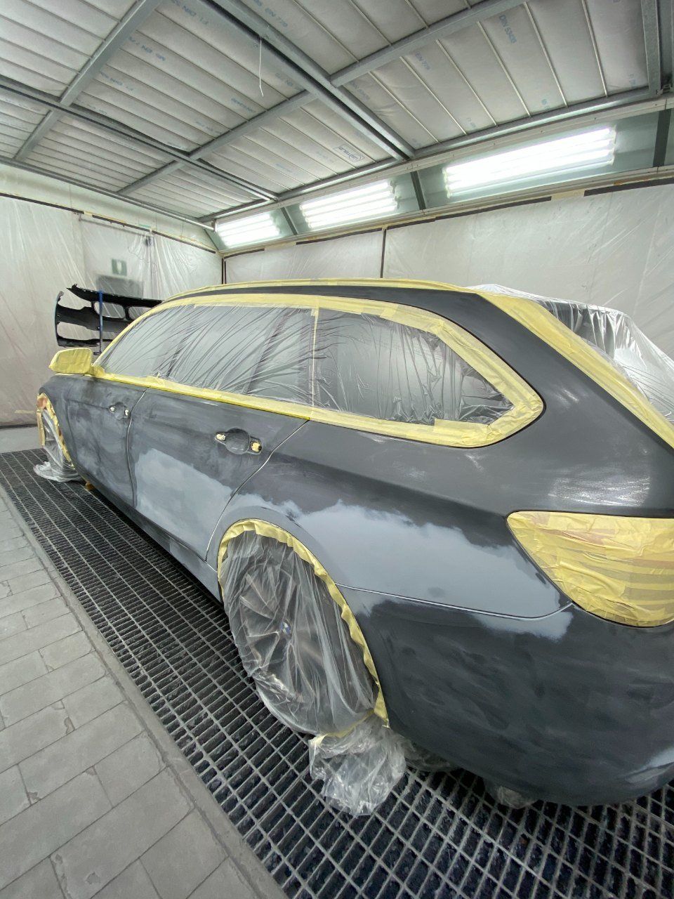 intervento di verniciatura auto