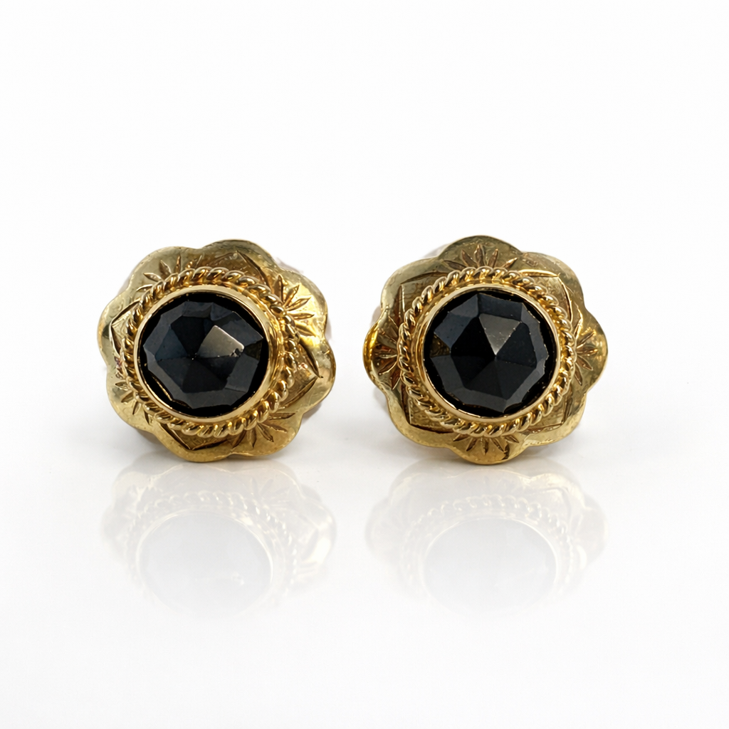 Oorsteker granaat 14k goud Juwelier Schouten Middenwaard