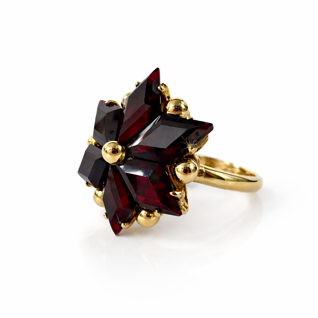 Granaat ring 18k maat 18 Juwelier Schouten