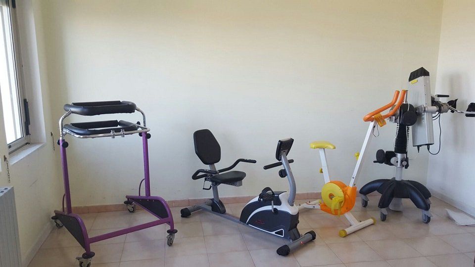 Attrezzatura per fisioterapia per anziani