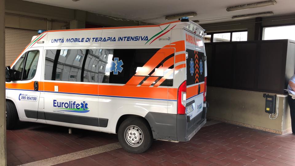 ambulanza in garage