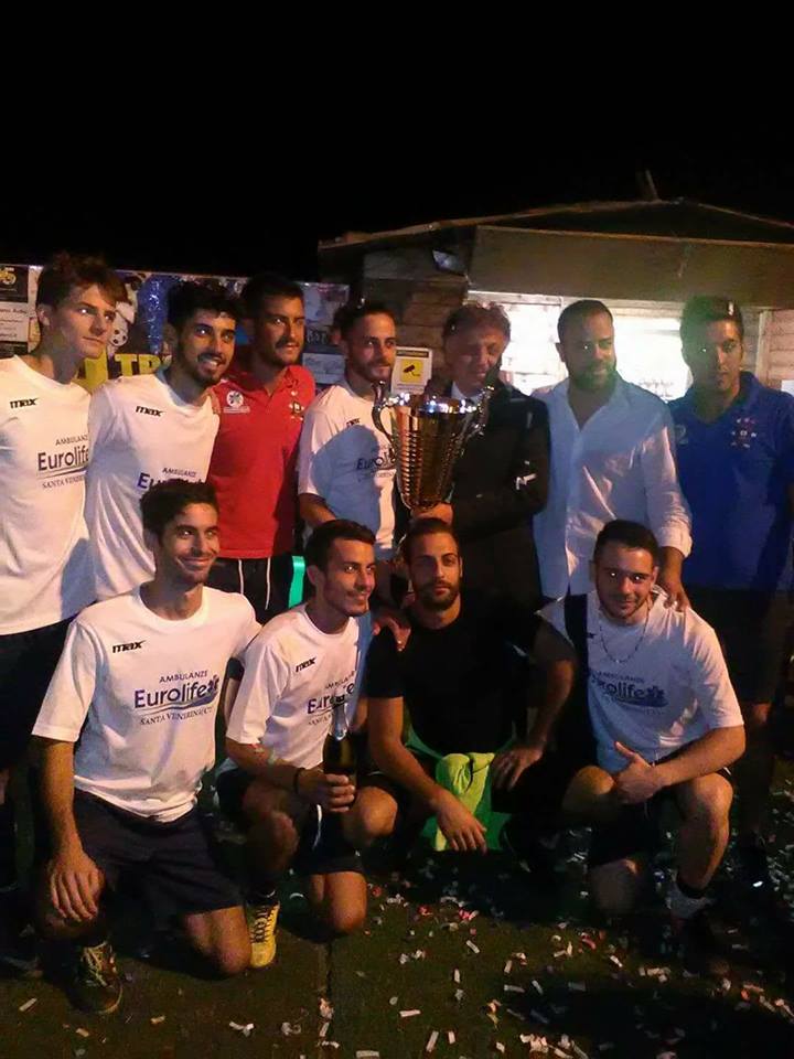 squadra sponsorizzata da servizio ambulanze