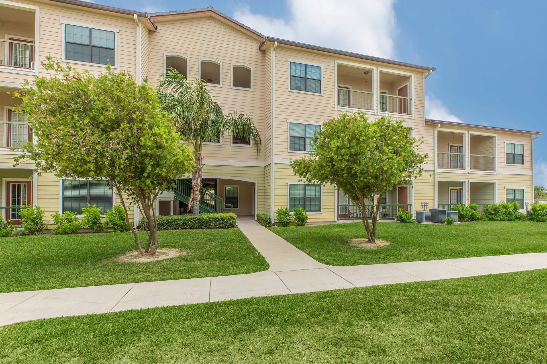 The Plantation Apartments Apartments in Mission, TX