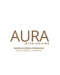 El logo de aura interiorismo está en una pared blanca