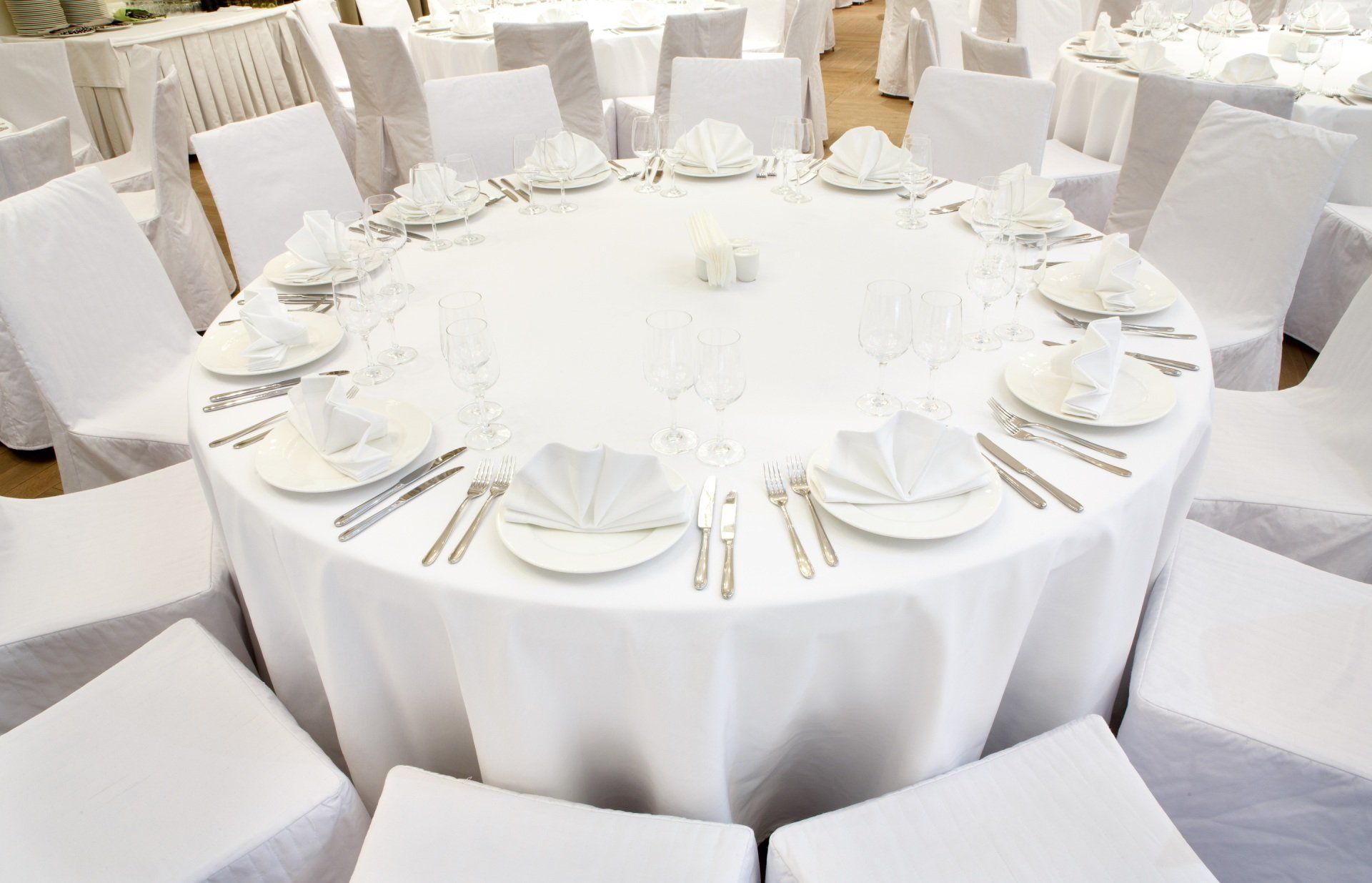 tavolo apparecchiato