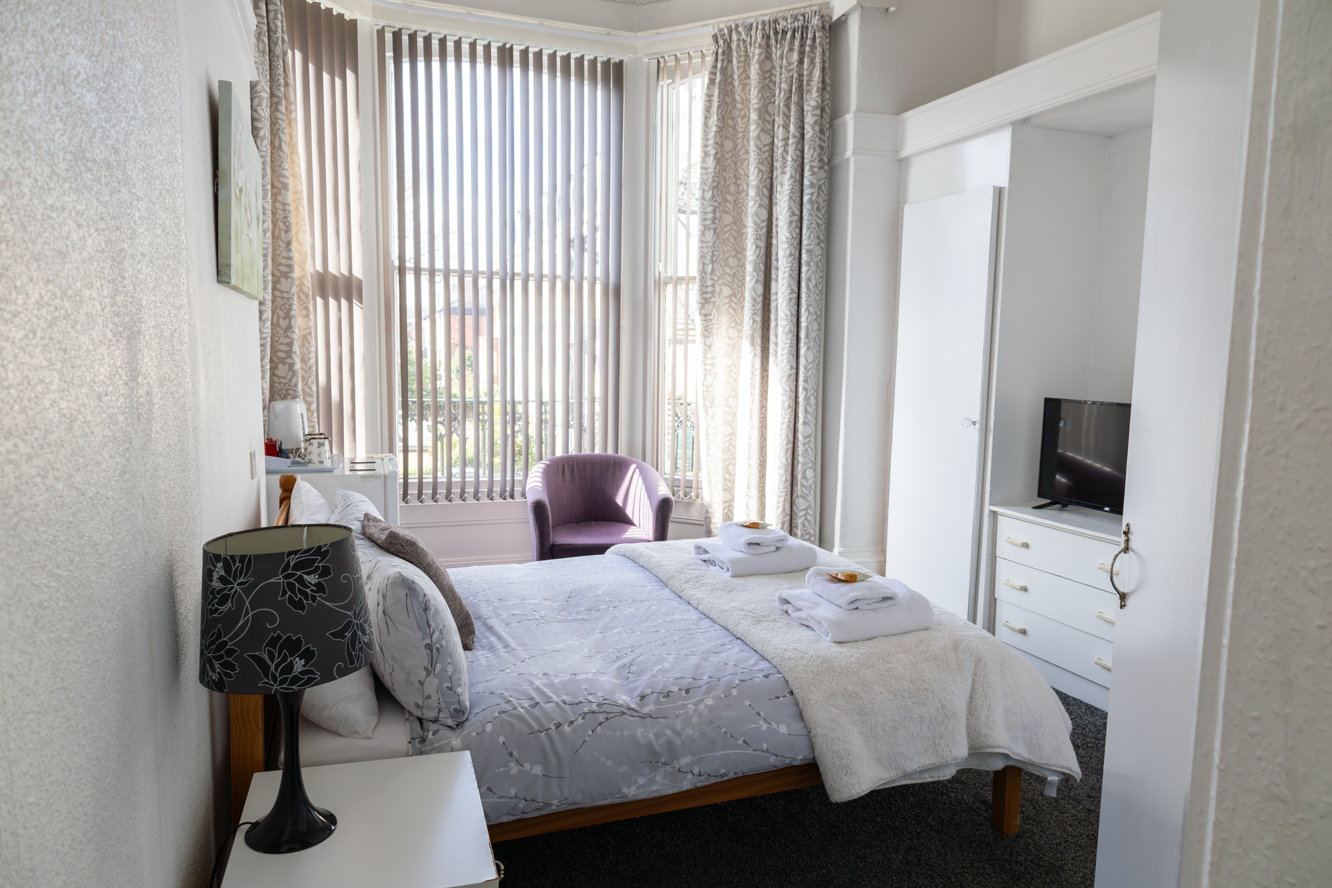 scarborough  guest house four poster bed