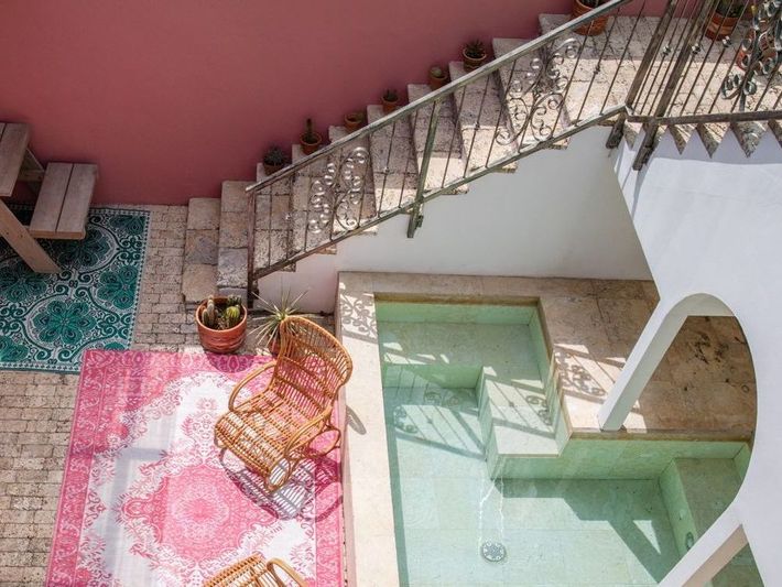 Boho Curacao Poo