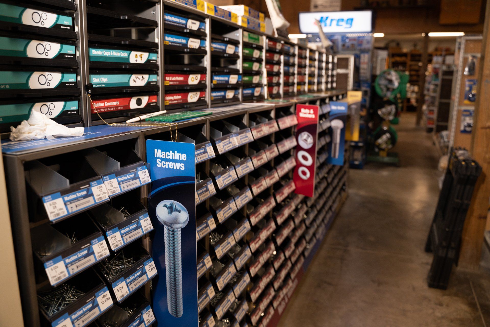A store filled with lots of screws and nuts.