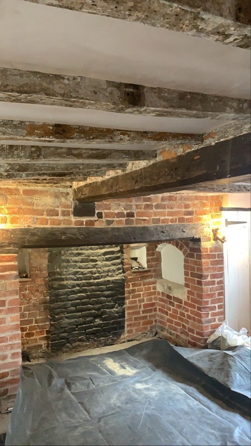 Micro blasting by Protinus beams - paint removal from timber beams, before