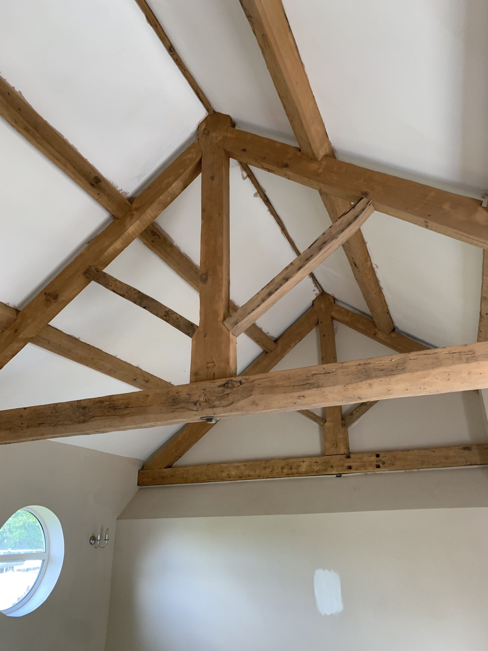 Micro blasting by Protinus beams - varnish removal from timber beams, after