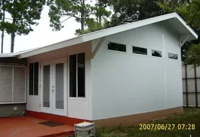 Side View Of A White House | Panama City, FL | Dan’s Aluminum