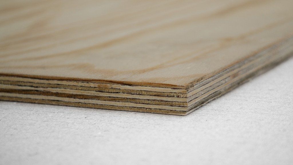 pannello multistrato in legno scuro