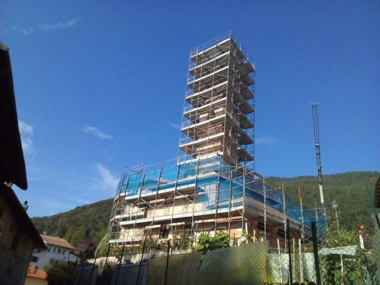 ponteggi per restauro chiesa