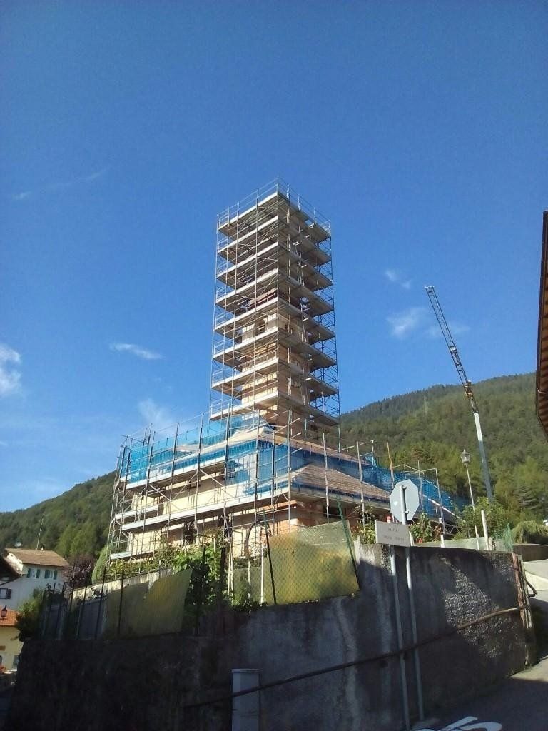 ponteggi per restauro campanile