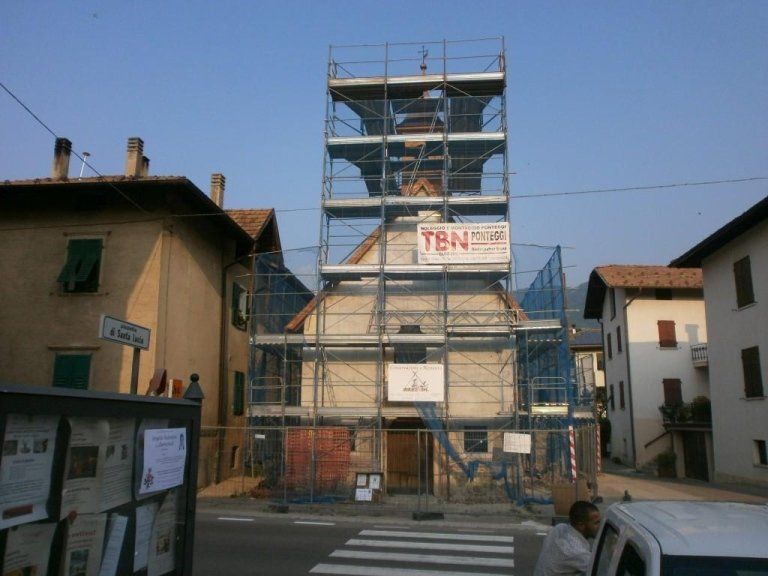 ponteggi per chiese