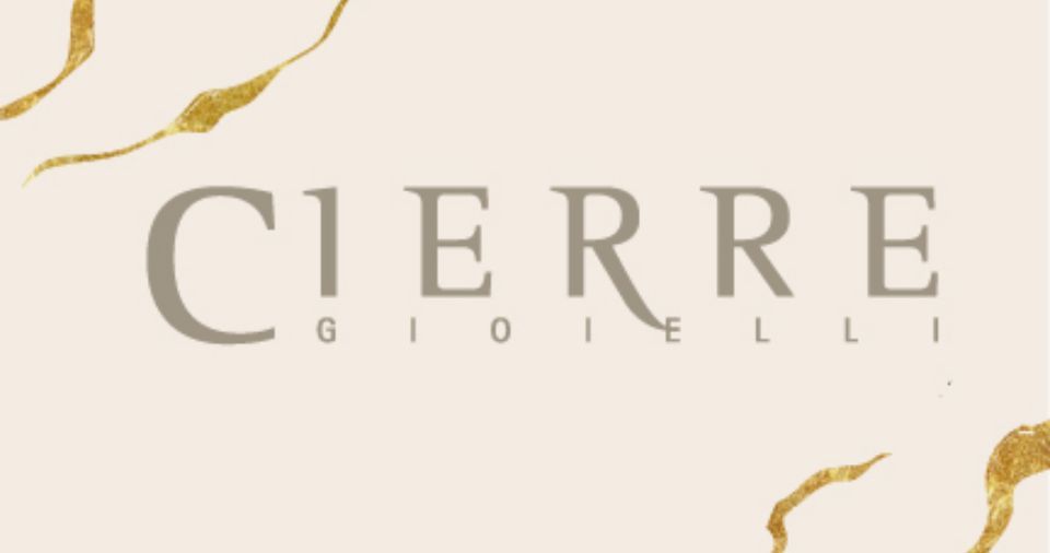 Logo Cierre Gioielli con forme astratte color oro su sfondo crema. Il testo è grigio.