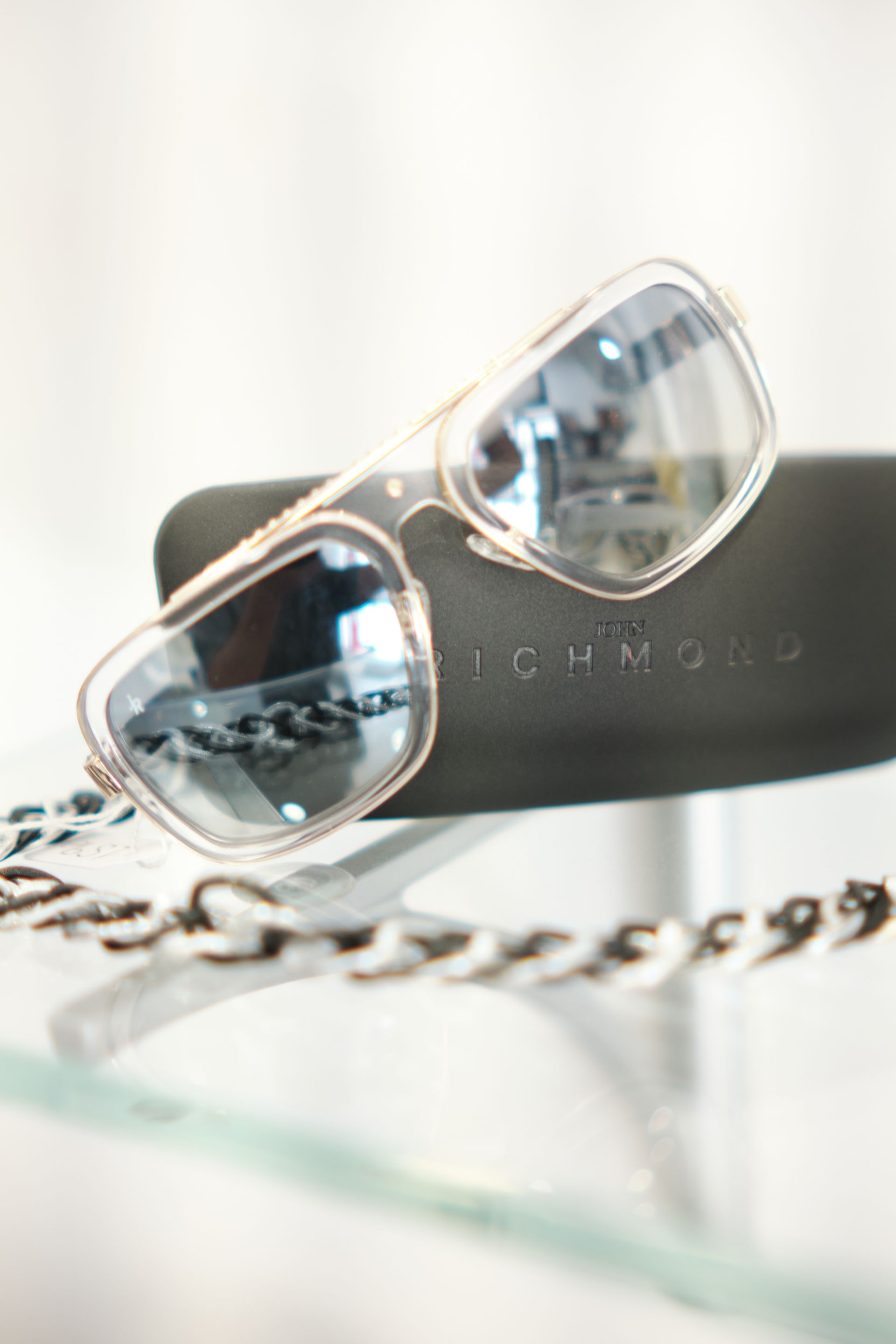 occhiali da osle con laccetto