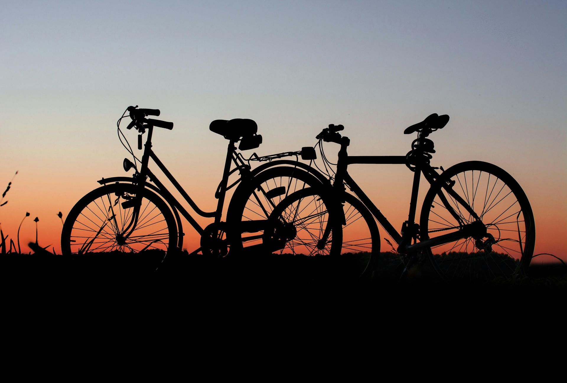 bicicletas al atardecer