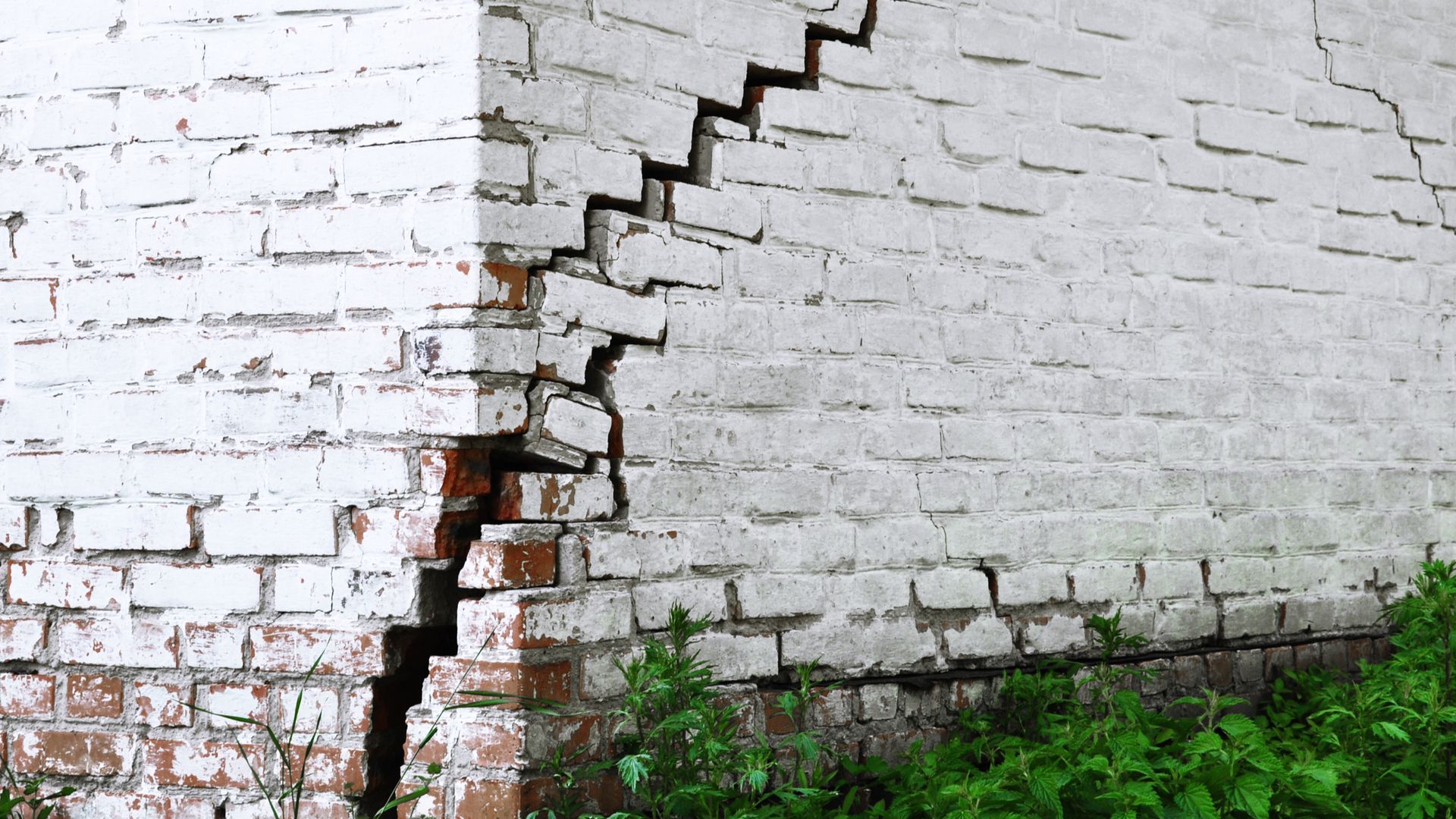 crack in foundation of a home