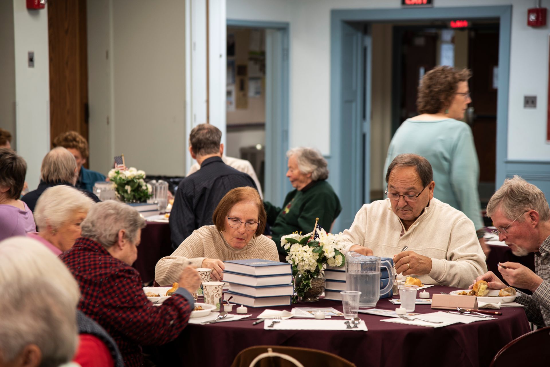senior adults eating 2