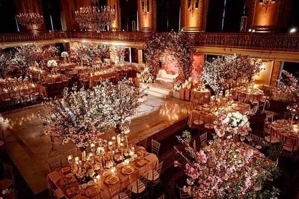 beautiful golden wedding decorations