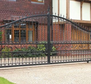 Automatic iron gates from GT Automation