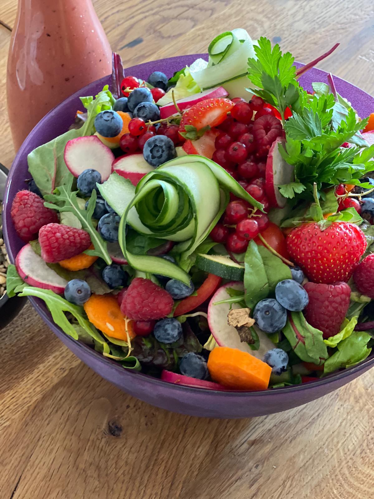 Catering Ausschnitte, die das Catering und Speisen zeigen, die außergewöhnlich toll aussehen und bestimmt auch so schmecken