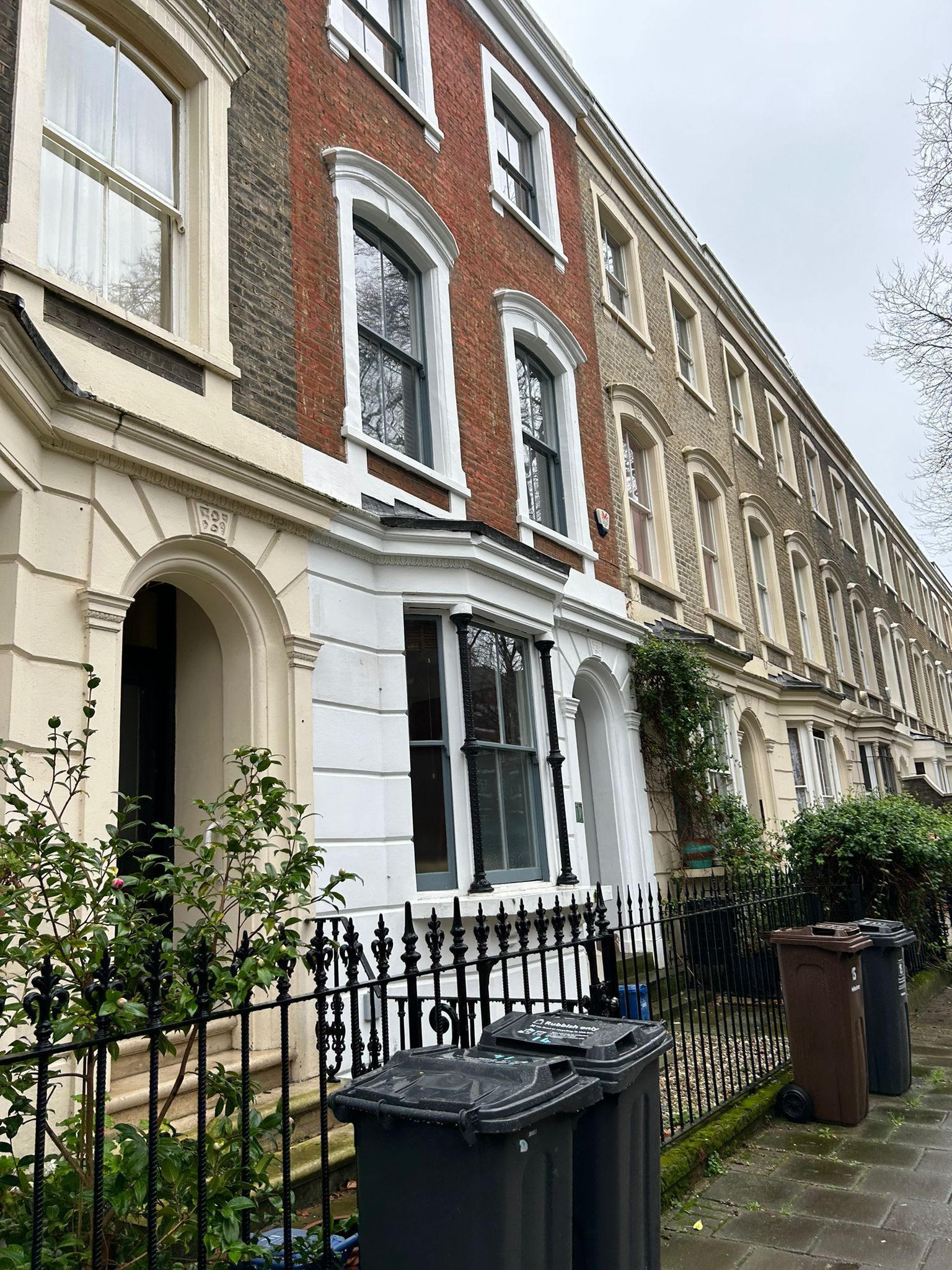 A picture of the exterior of a London townhouse painted by Flynn & Co. Painters and Decorators London