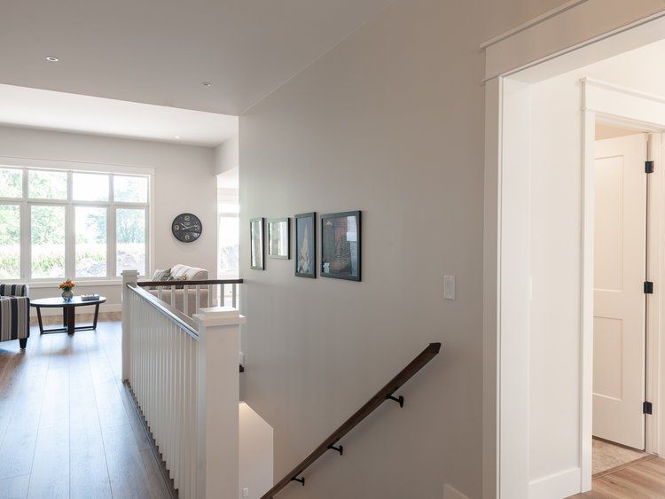 Rail - Wood Spindles