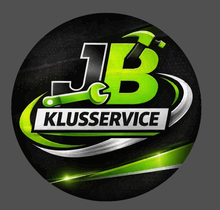 Een rond logo met de groene en zwarte tekst "JB KLUSSERVICE" en een moersleutel- en hamericoon op een donkere achtergrond.