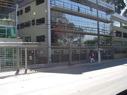 Fachada e Sacada Envidraçada do Prédio | | Vidraçaria Casa Verde