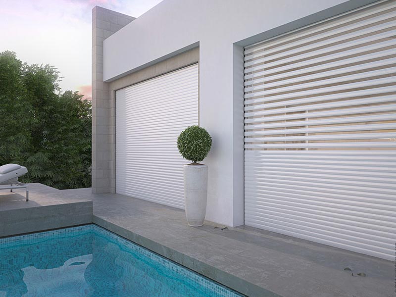 veneziane bianche in una villa