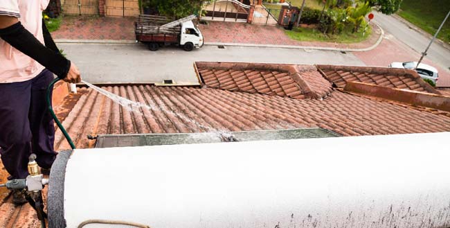 Roof Cleaning in Williamsburg VA