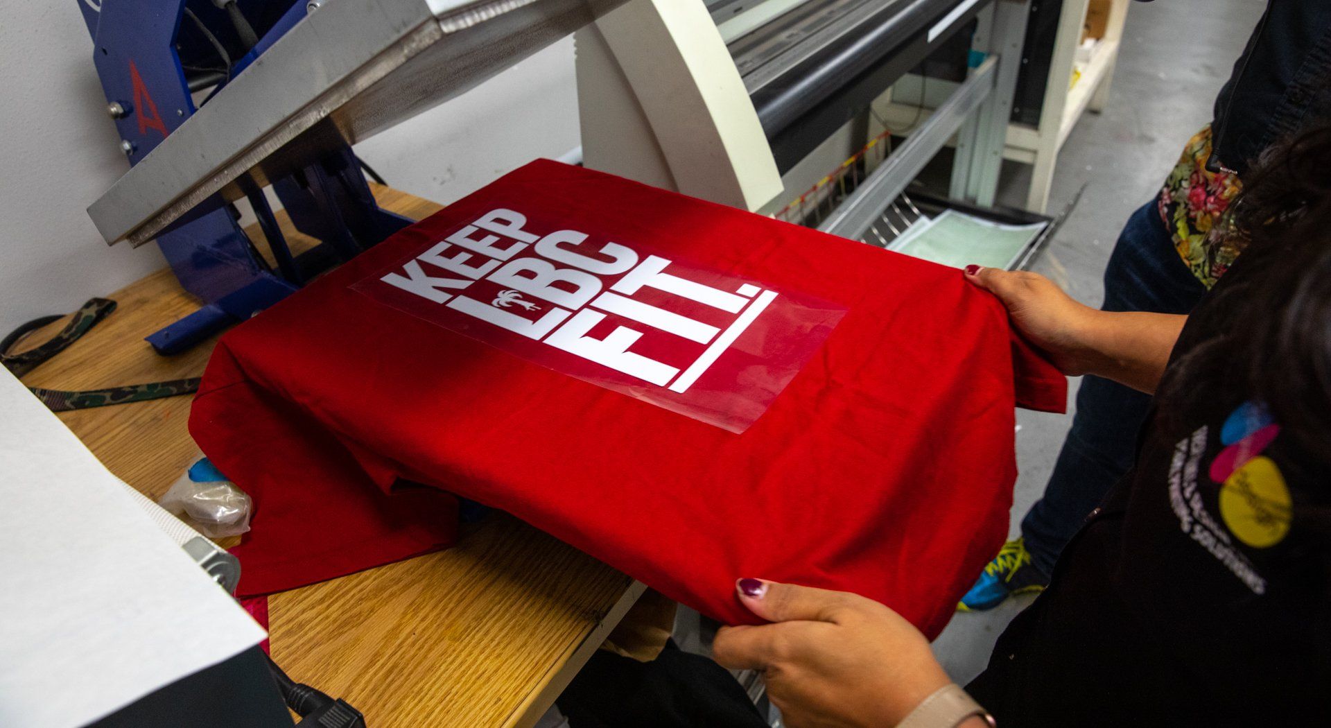 Silkscreen shirt hot press