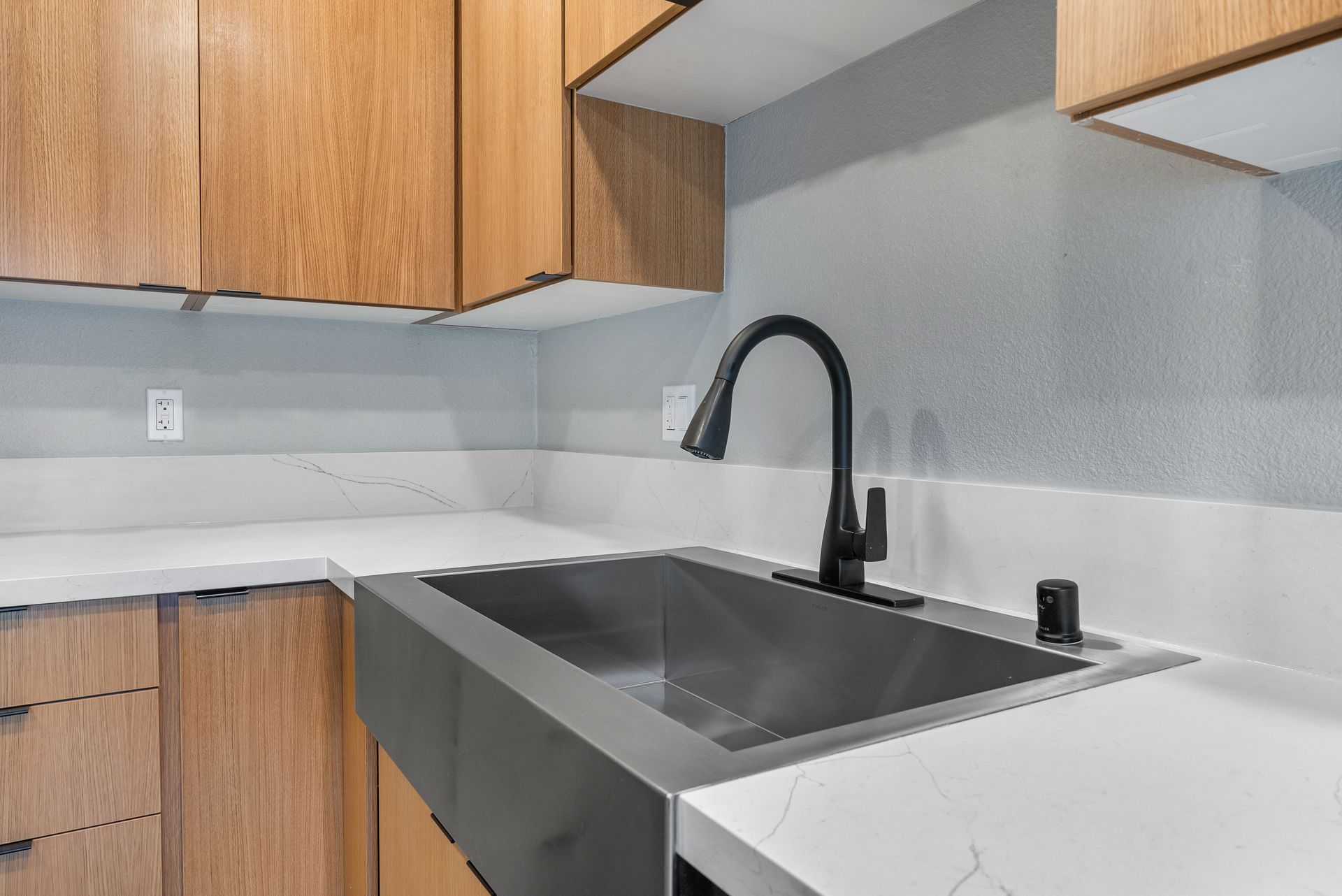 farmhouse kitchen sink