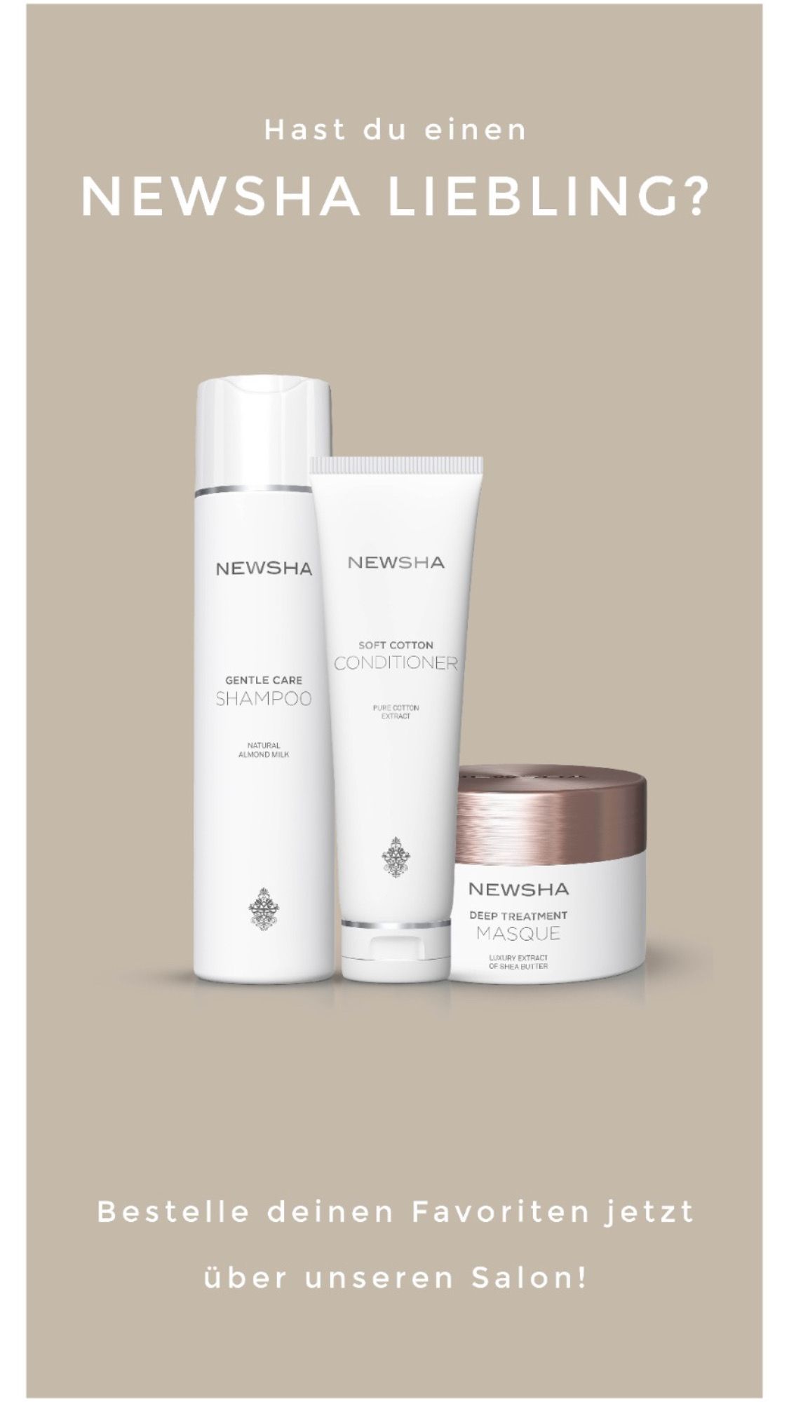 Eine Flasche Shampoo, eine Flasche Lotion und eine Flasche Creme auf braunem Hintergrund.