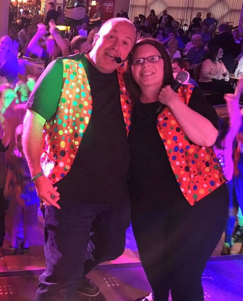 Derek and suzanne at a wedding kidstime show