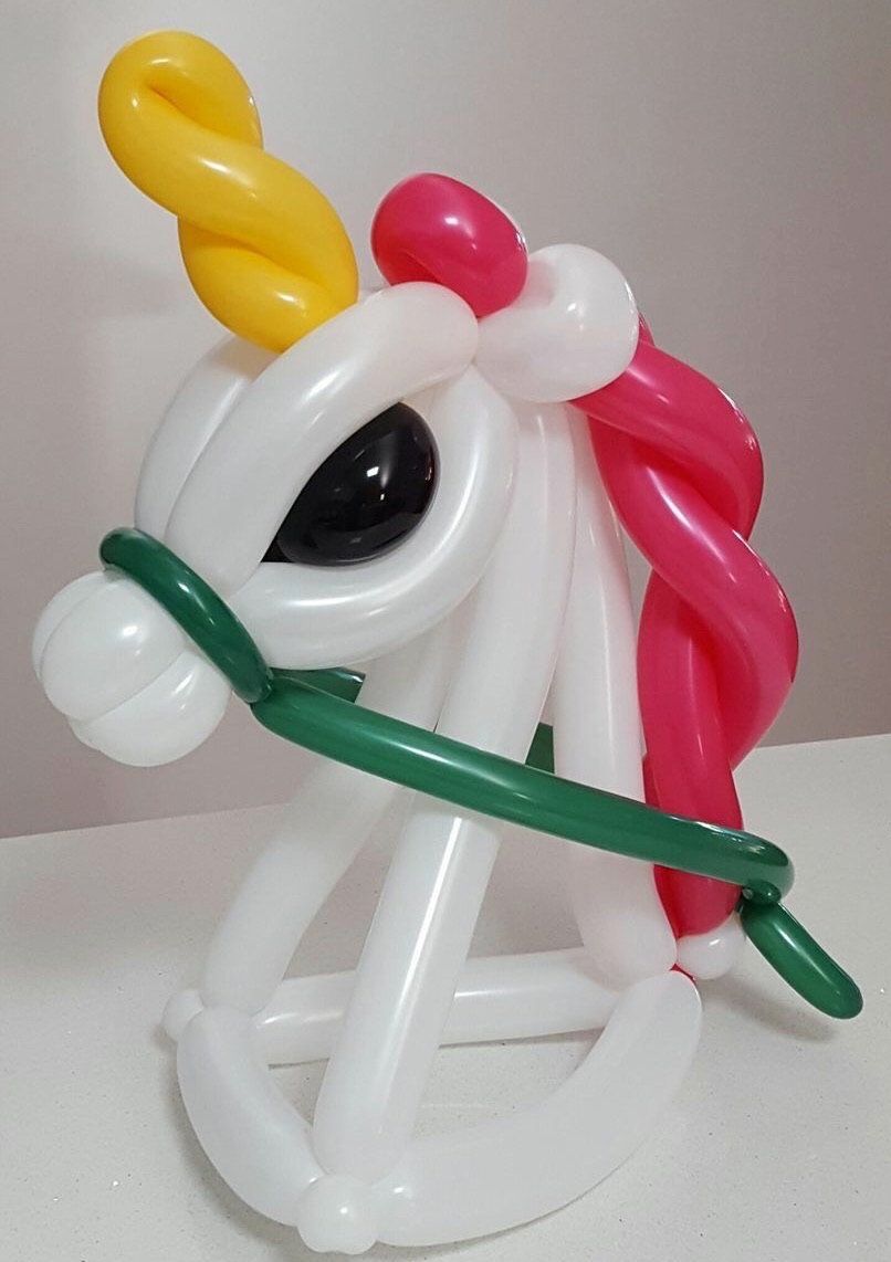 Unicorn balloon modeling