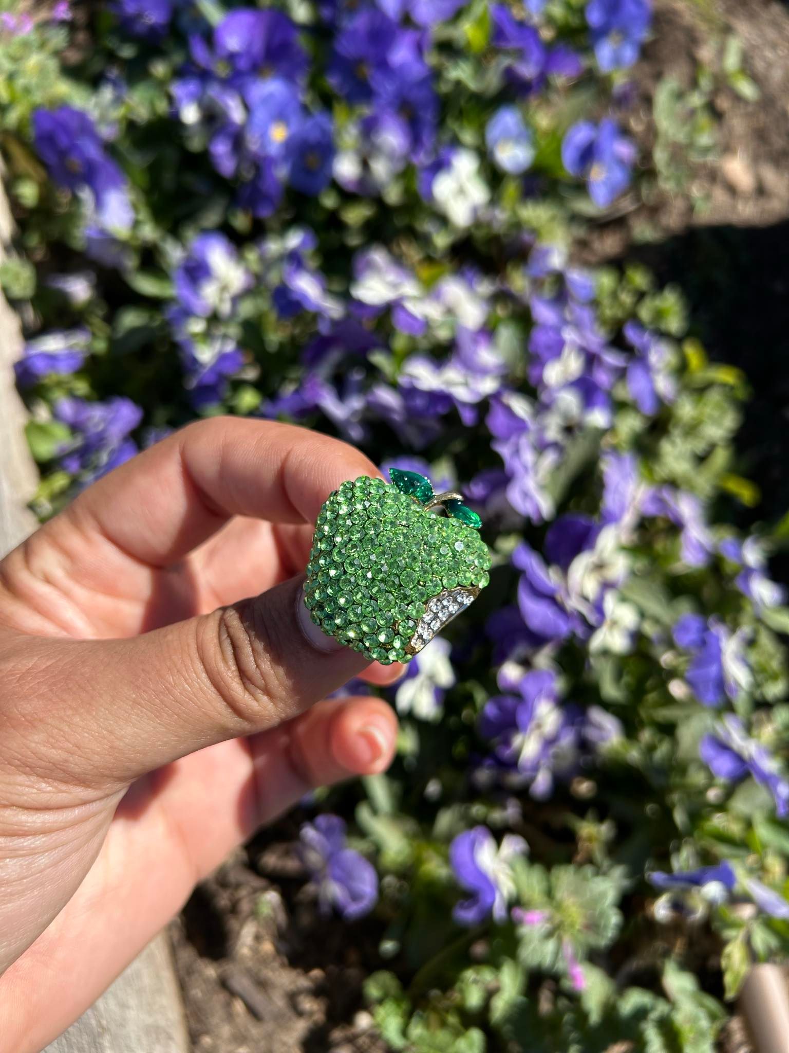 Apple Bite Brooch – Green Peridot Rhinestone Crystal Pin (Teacher Favorite!)