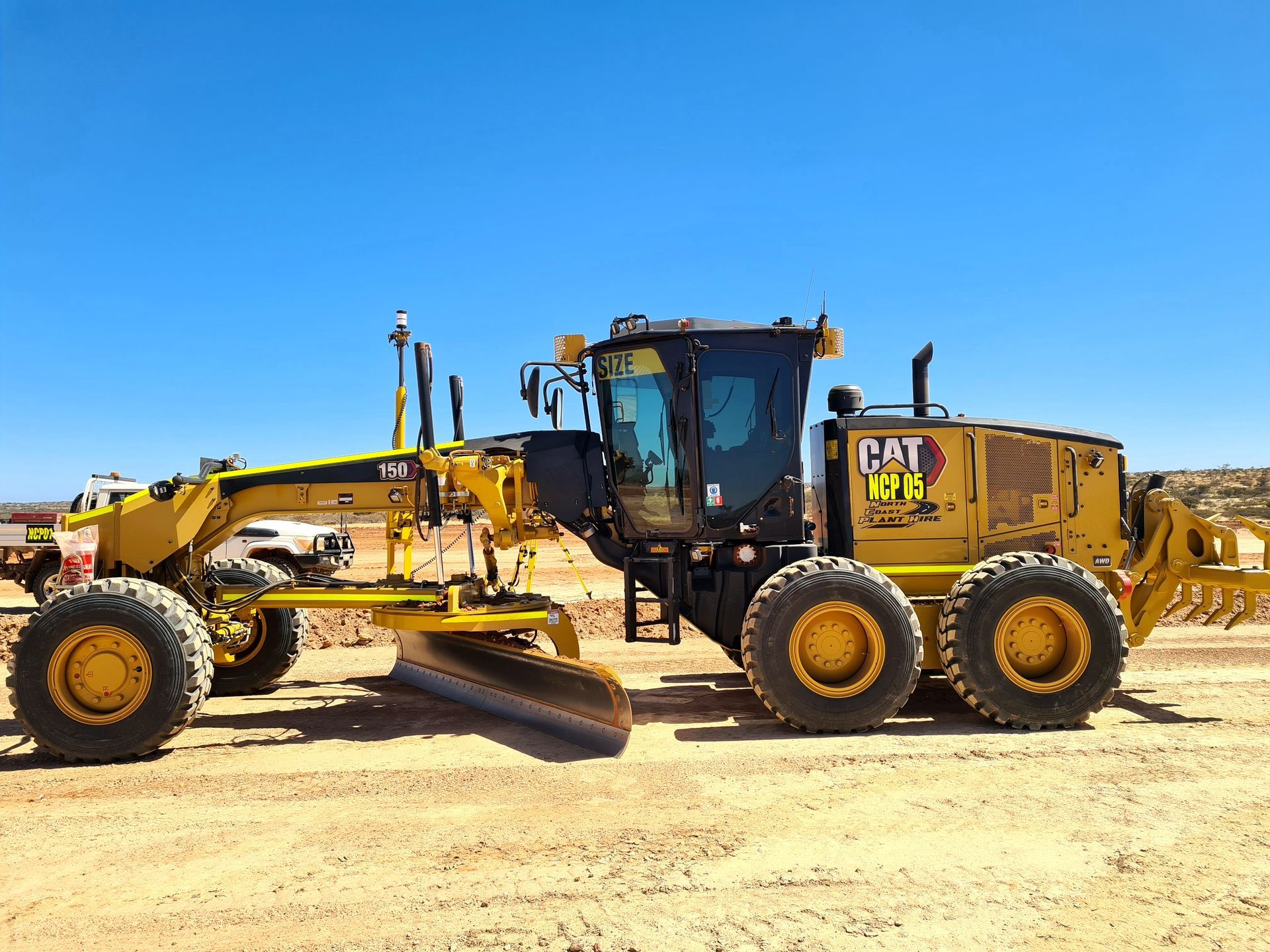 CAT 150 AWD grader