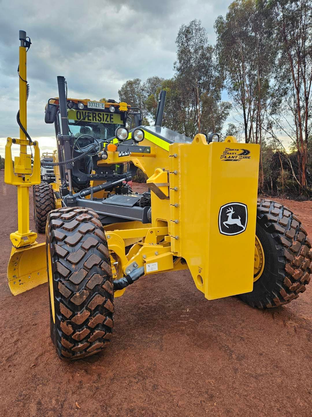 JD 672 AWD grader