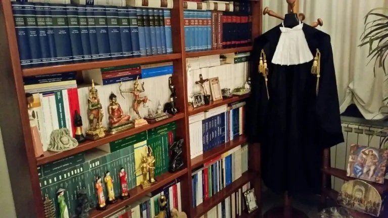 Scaffali studio Valguarnera