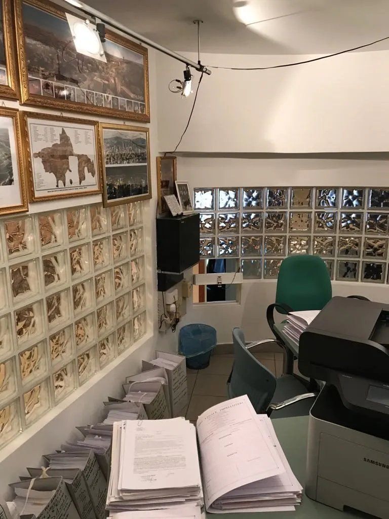 Scrivania studio legale Valguarnera