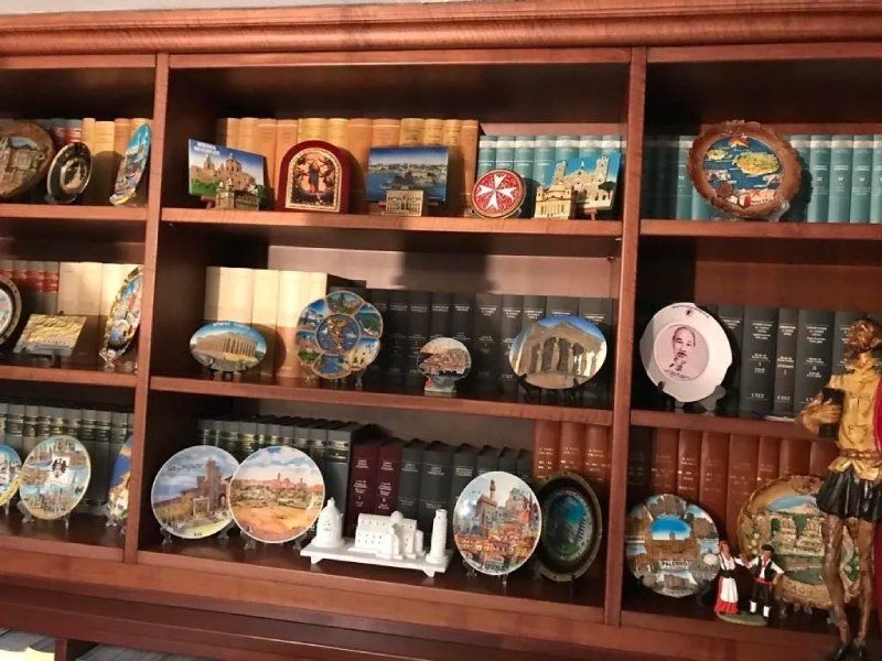 Soprammobili studio legale Valguarnera