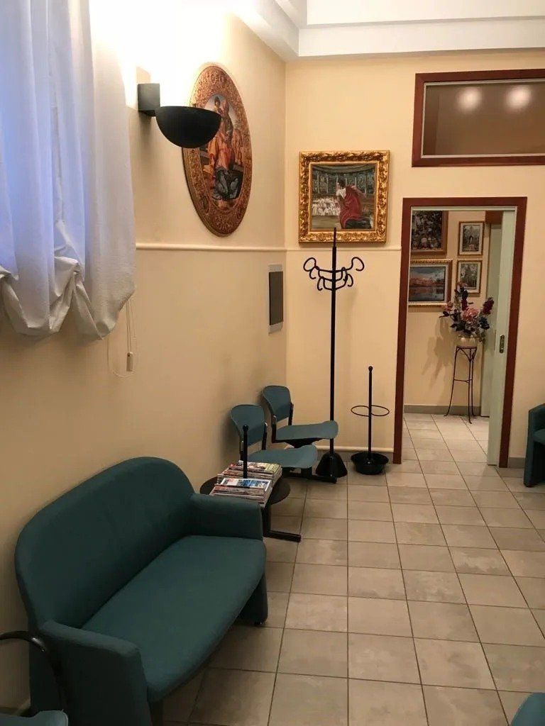 Divano studio legale Valguarnera