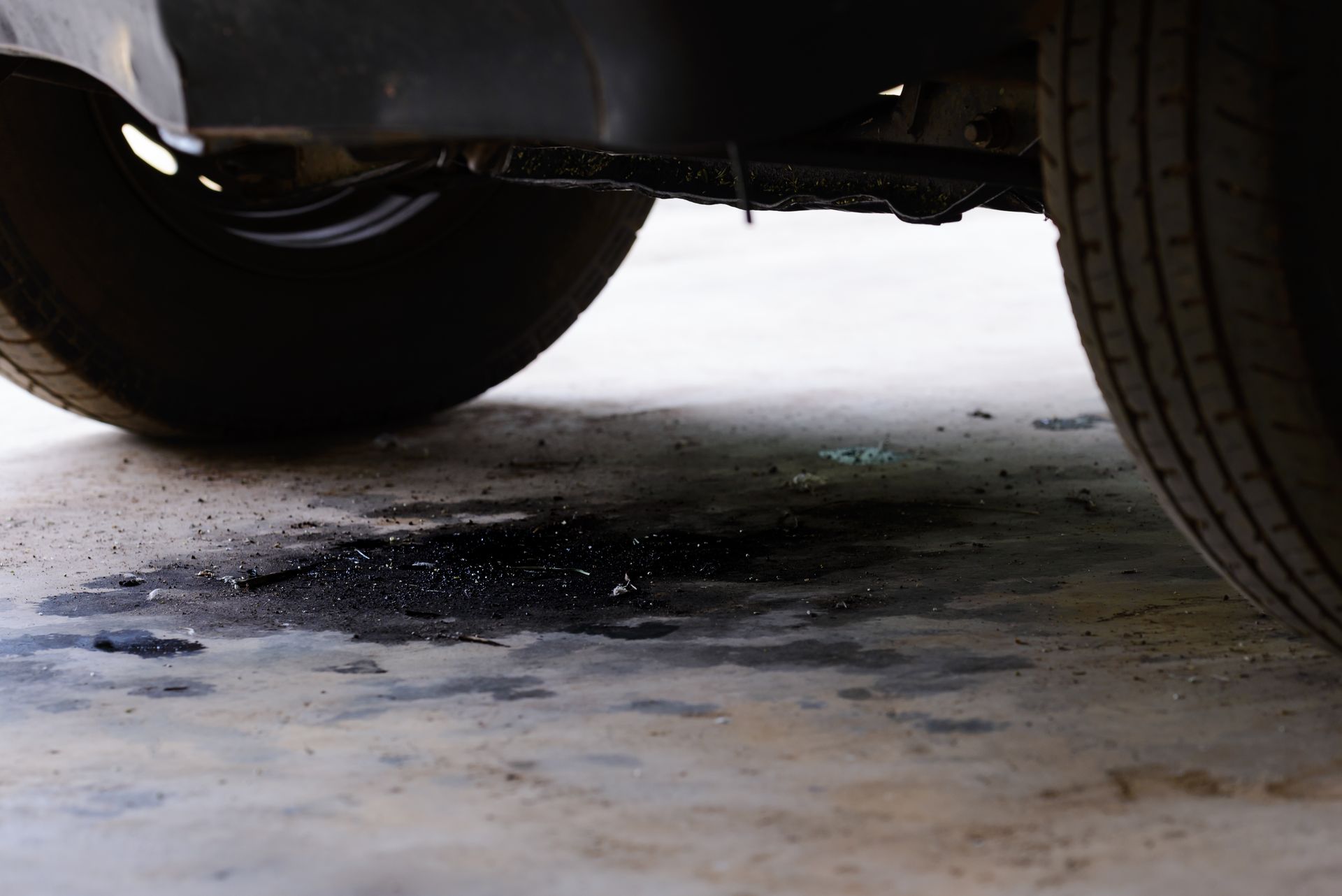 6 Oil Leak Spots Mechanics Check First | Apex Automotive Care