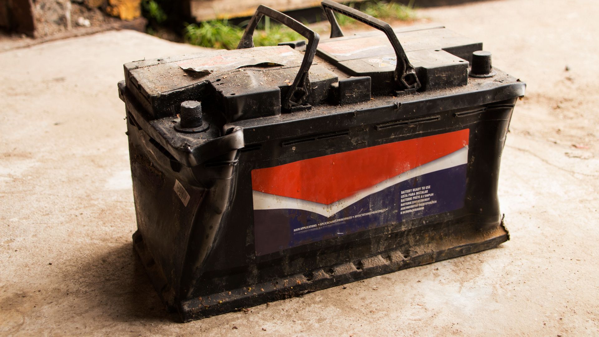 Is a Swollen Car Battery Dangerous? | Apex Automotive Care