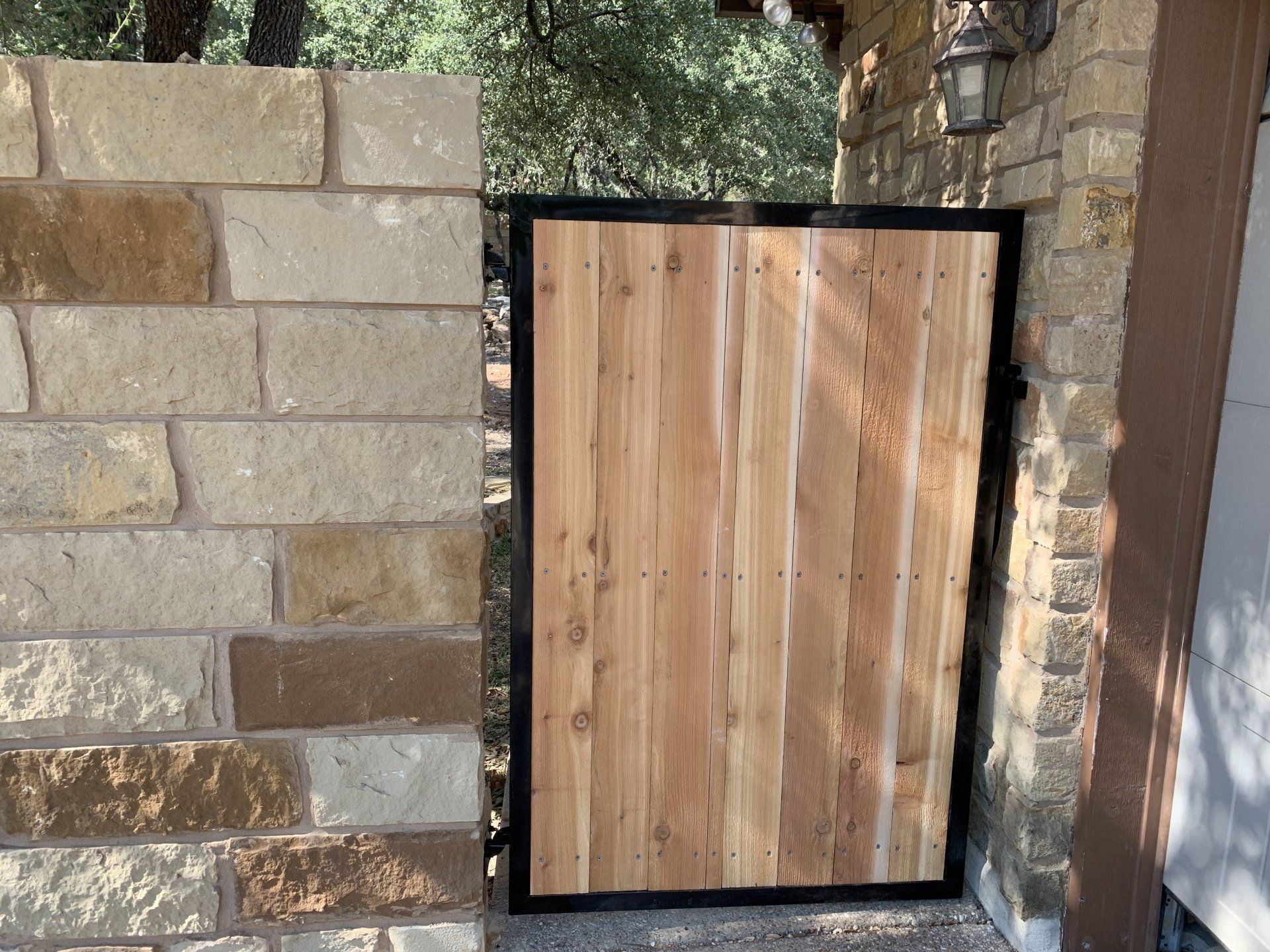 rock-columns-and-footers