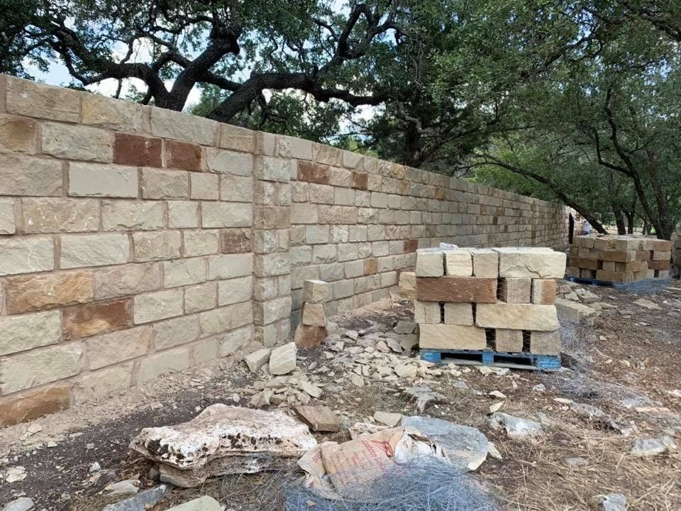 Rock Columns and Footers in Central Texas | Pflugerville Pfence